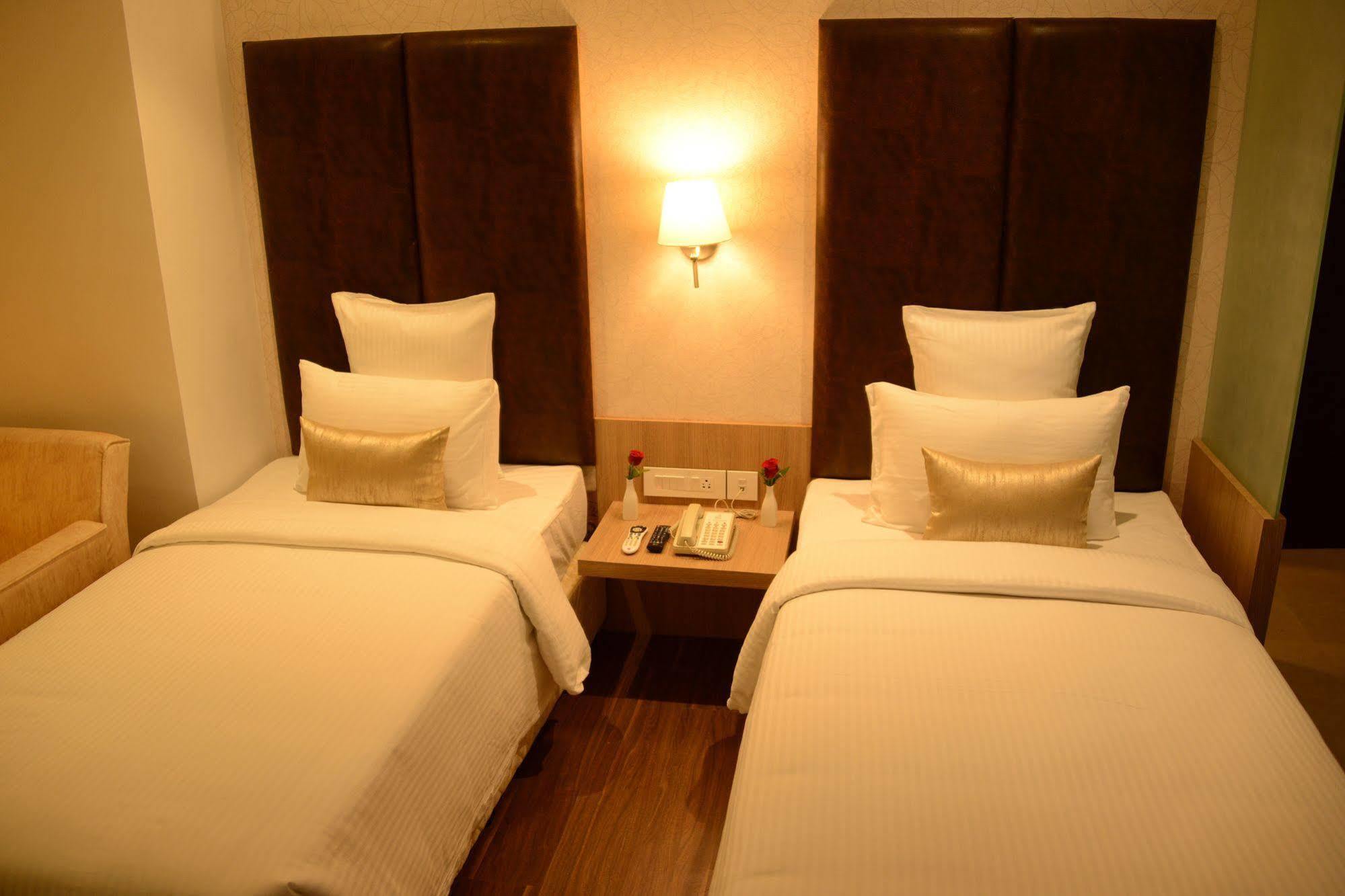 Blu Iris Hotell Chennai Exteriör bild