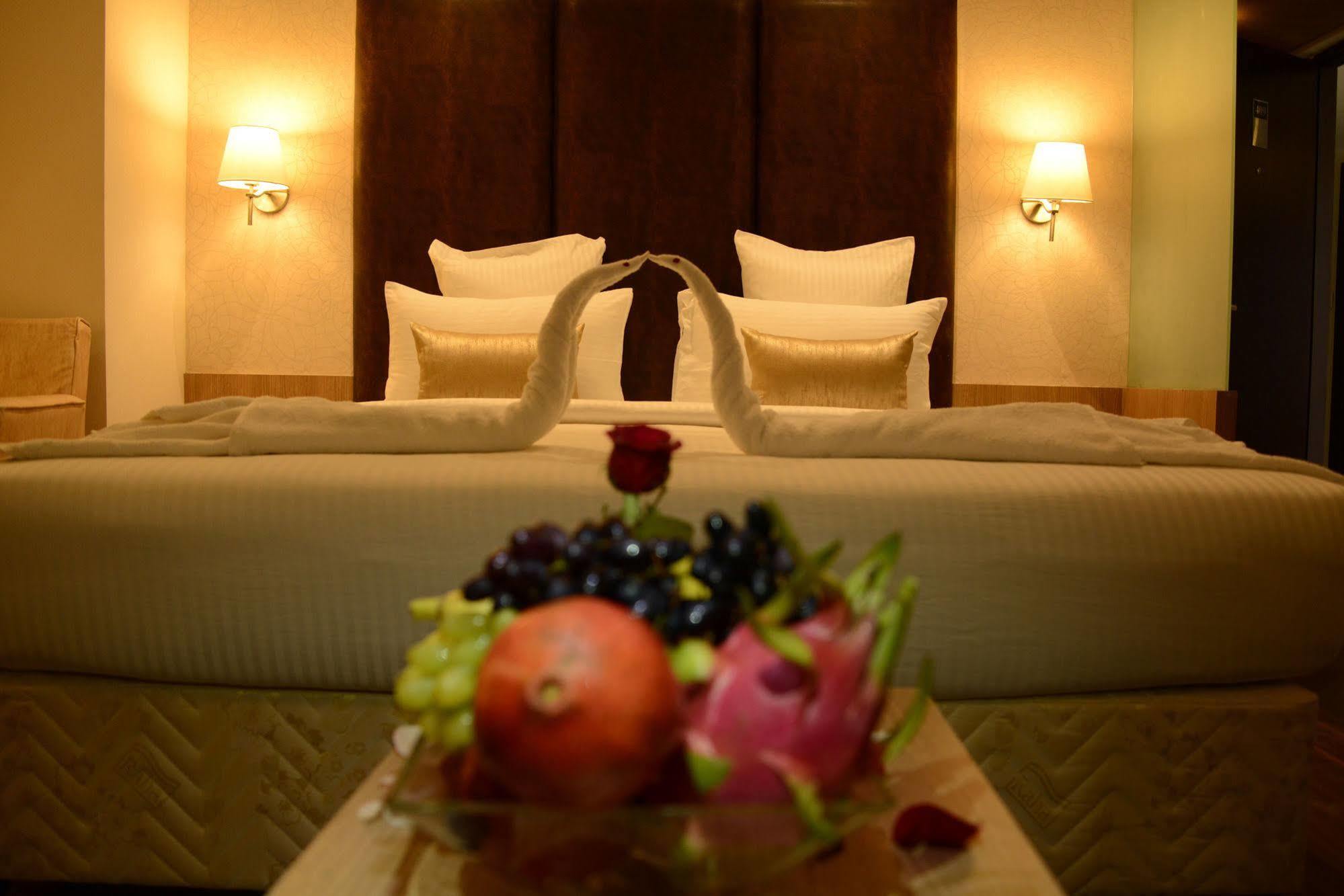 Blu Iris Hotell Chennai Exteriör bild