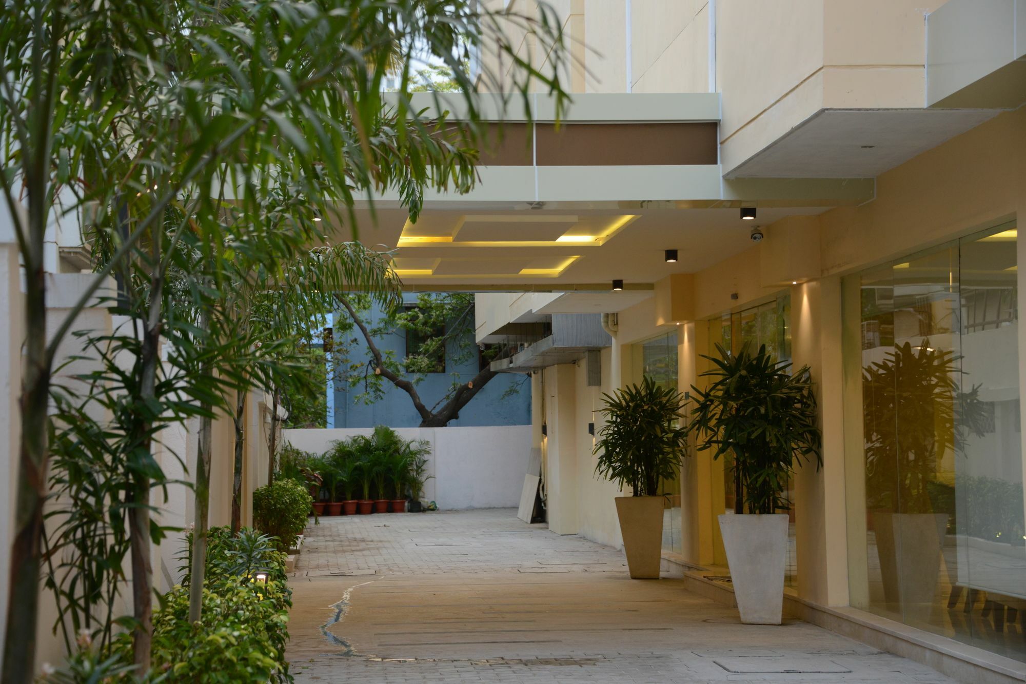 Blu Iris Hotell Chennai Exteriör bild